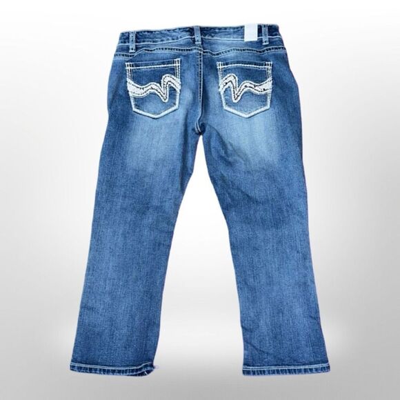 Maurice’s Distressed Straight Leg Denim Capri Jeans Size 7/8 #42 - Picture 5 of 6